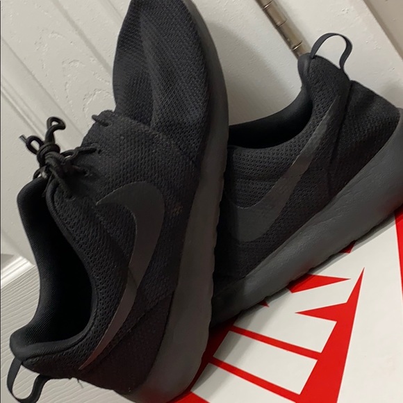 Nike Roshe One - Picture 3 of 3